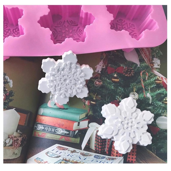 Multi use silicone snowflake molds - set of 2 NIB - Picture 3 of 7